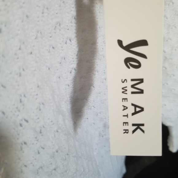 Off White Crop Light Weight Sweater - Picture 5 of 8